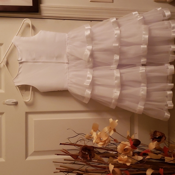 Girls Flower Beaded  Dress🥰 lLke New No Flaws🤩🤩 - Picture 3 of 3